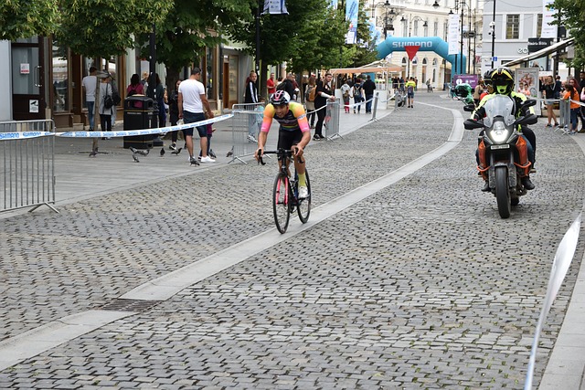 相信随着他 相信随着他